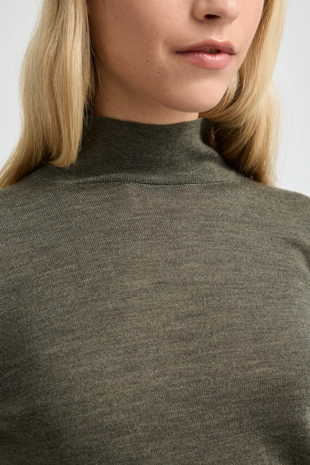 FINE MERINO FUNNEL